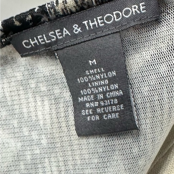 chelsea & theodore size black & white patterned size M pre owned - Picture 4 of 4